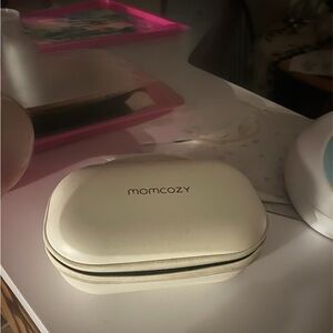 Momcozy Cream Travel Case